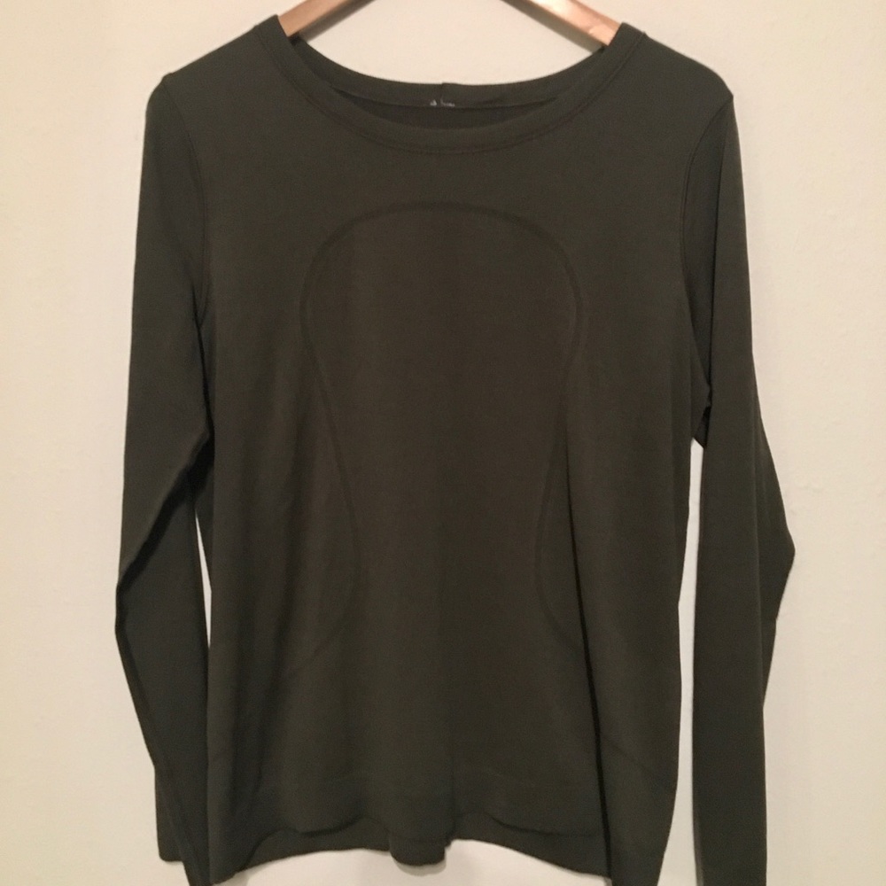 Lululemon olive green lightweight top